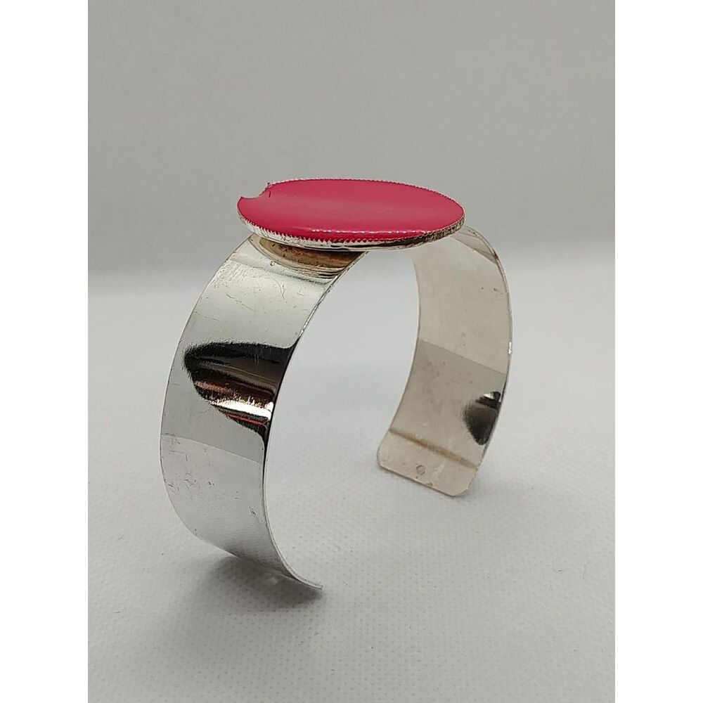 Silver Tone Metal & Hot Pink Enamel Oval Disc Cuff Bangle Bracelet Modern NEW